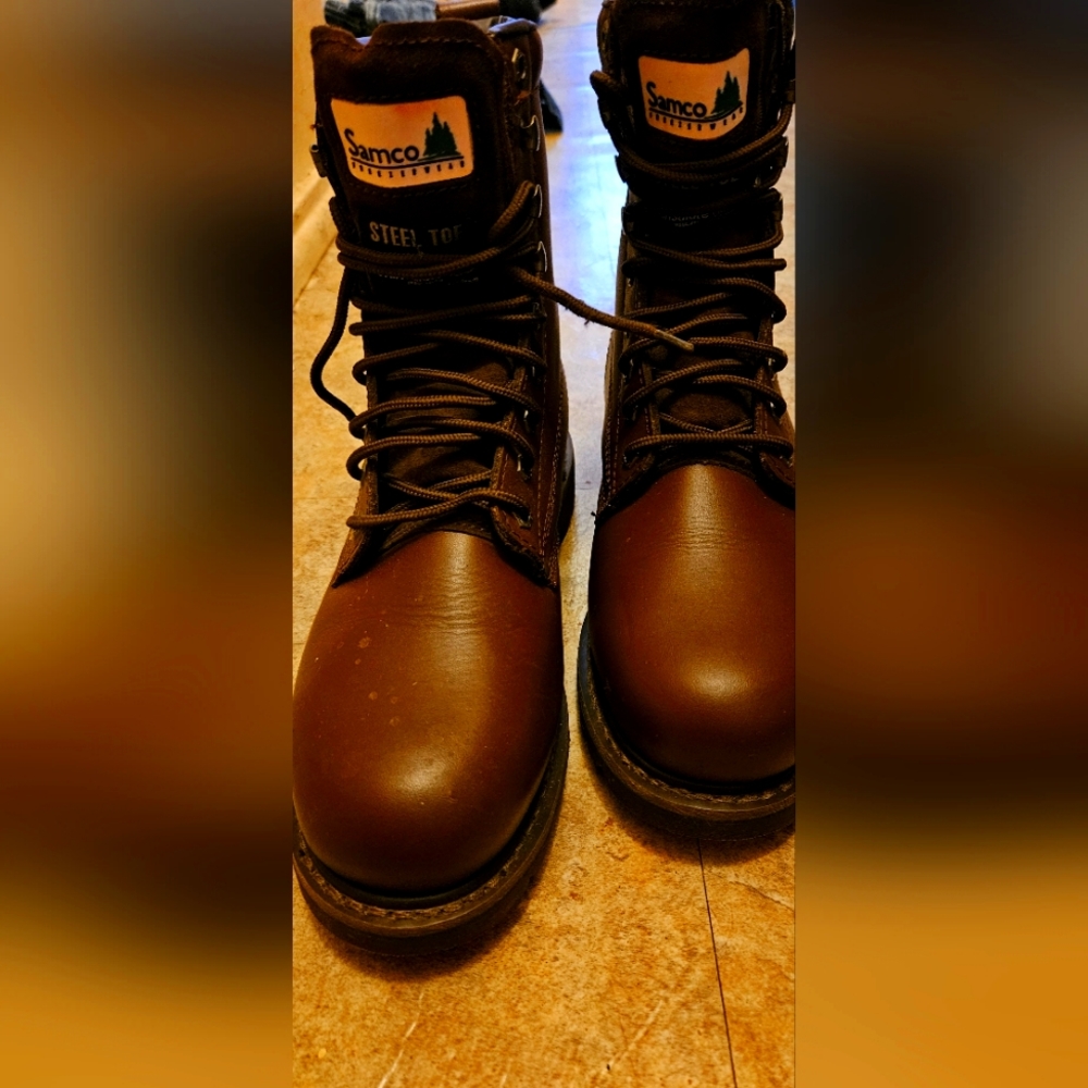 Steeltoe boots